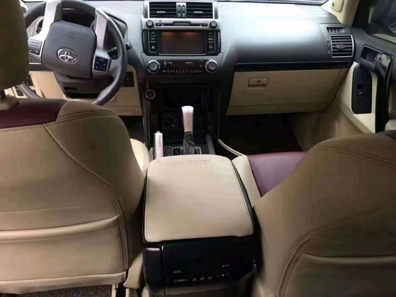 济南16年丰田普拉多6