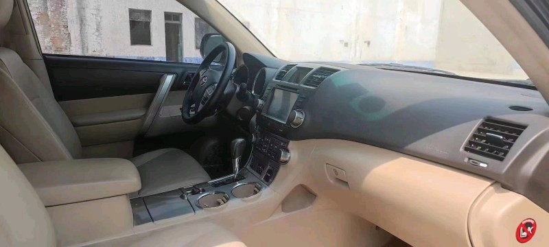 济南13年丰田汉兰达3