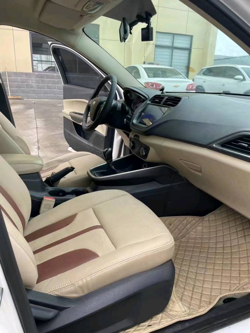 宜昌17年福特福睿斯6