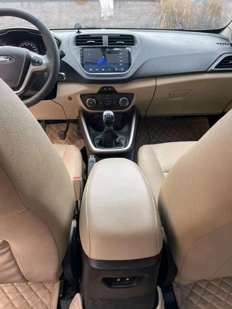 宜昌17年福特福睿斯7