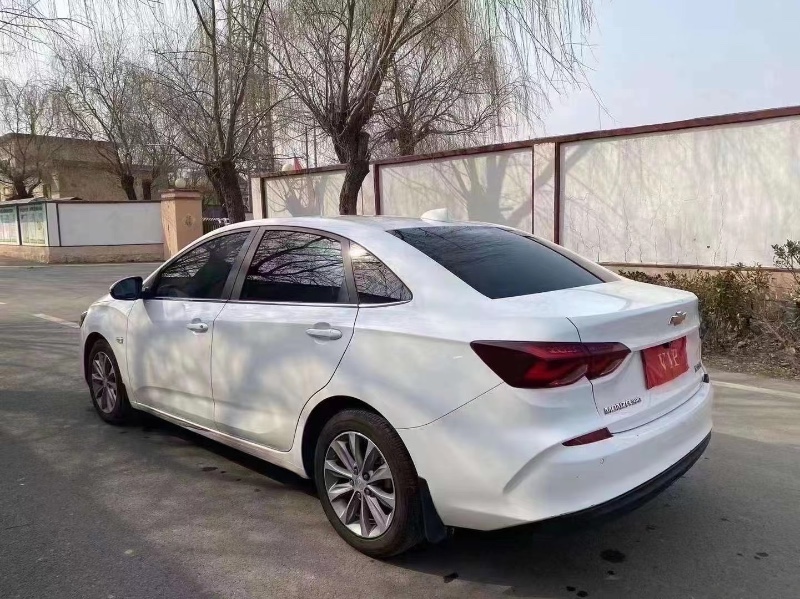 青岛20年雪佛兰科鲁泽3