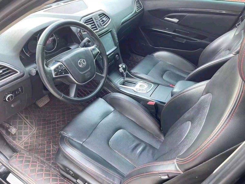 济宁16年北汽绅宝D706