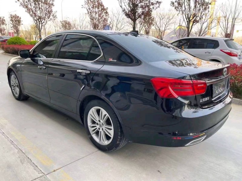 济宁16年北汽绅宝D707