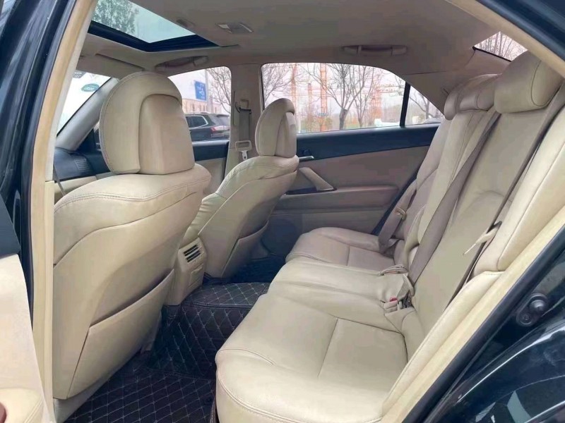 济宁09年丰田锐志6