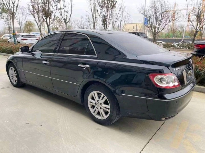 济宁09年丰田锐志7