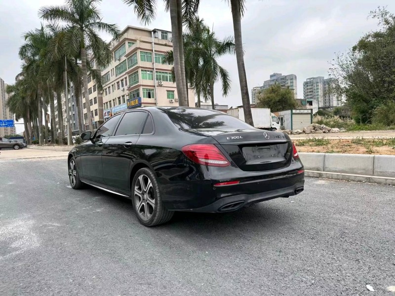 广州17年奔驰E7
