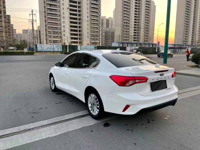 徐州19年福特福克斯6