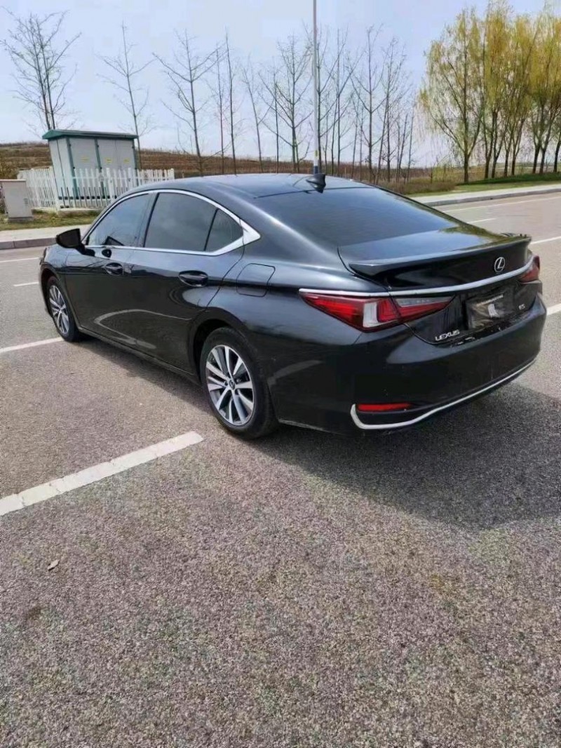 济南19年雷克萨斯ES4