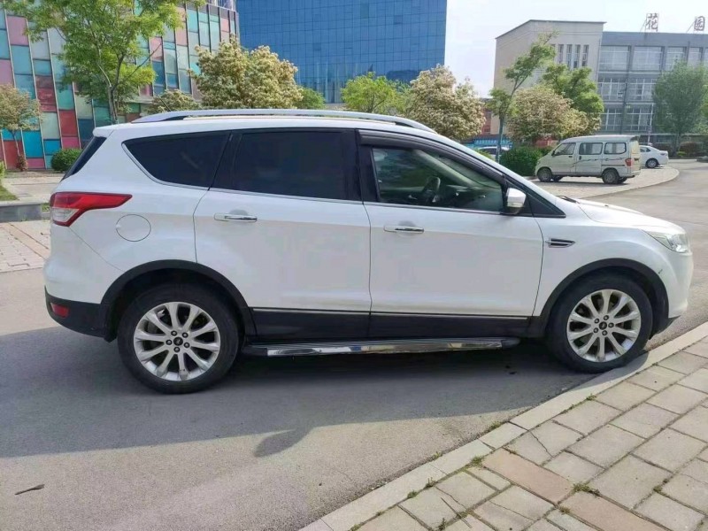 青岛15年福特翼虎3