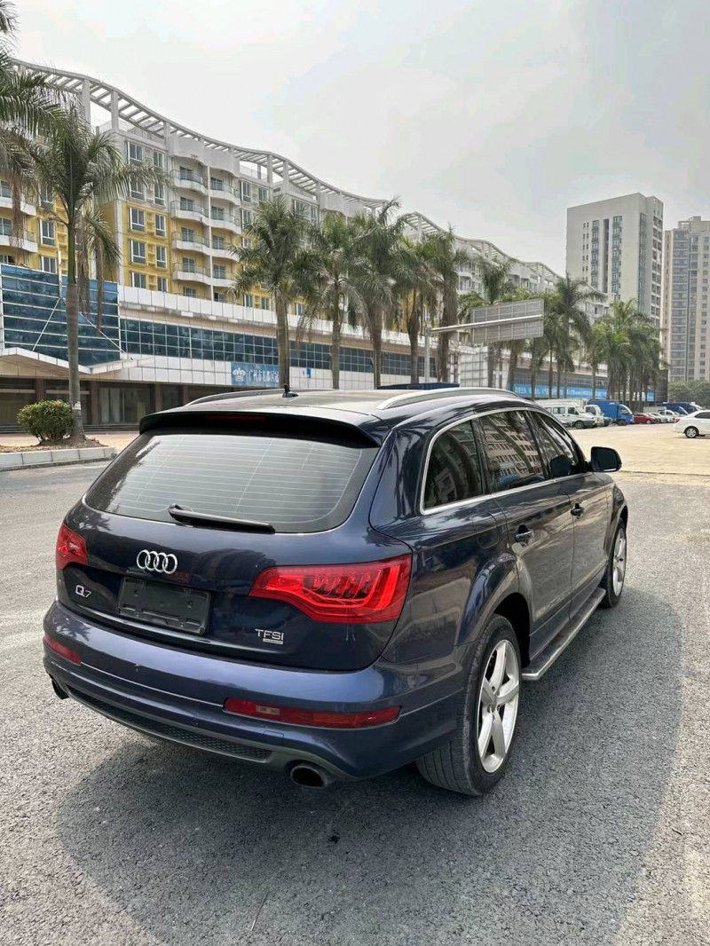 广州14年奥迪Q78
