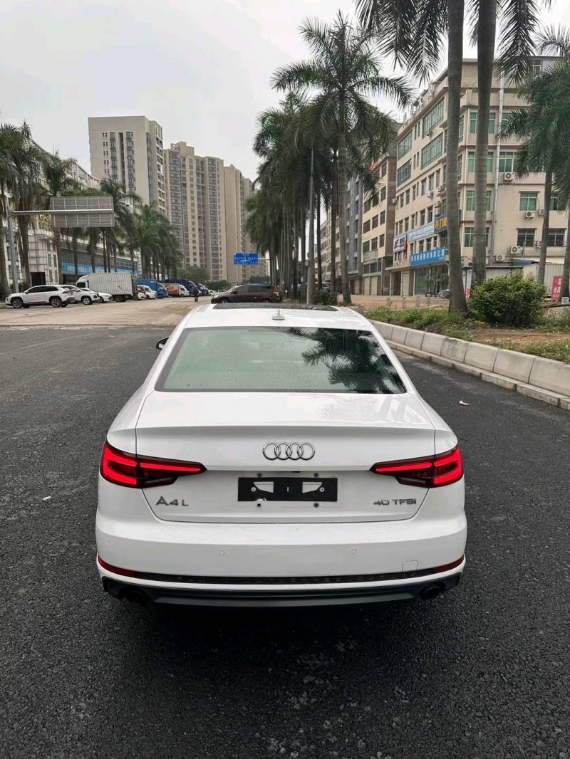 广州18年奥迪A4L9