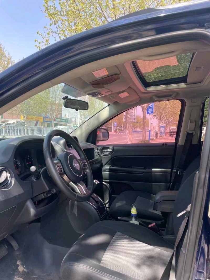 青岛12年Jeep指南者2