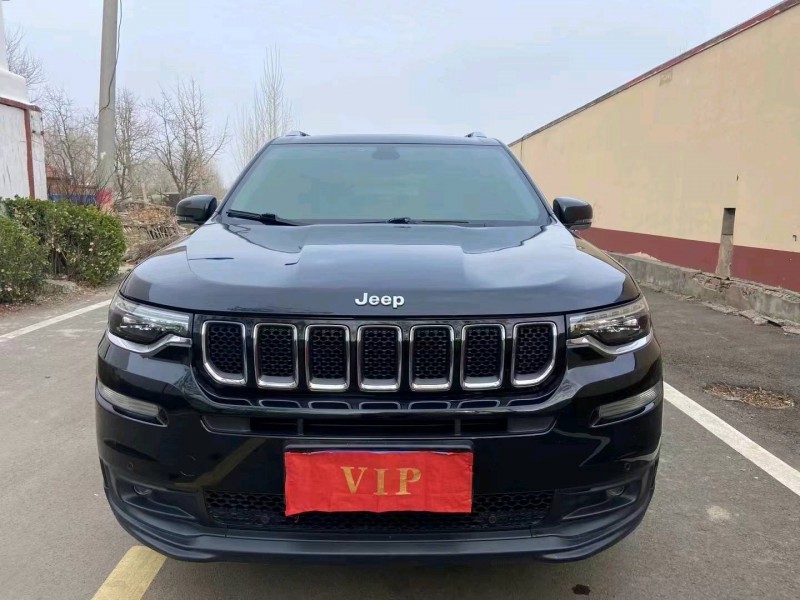 青岛19年Jeep指挥官1