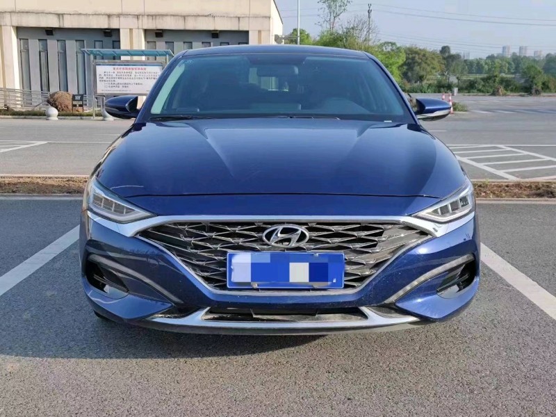 重庆20年现代菲斯塔1