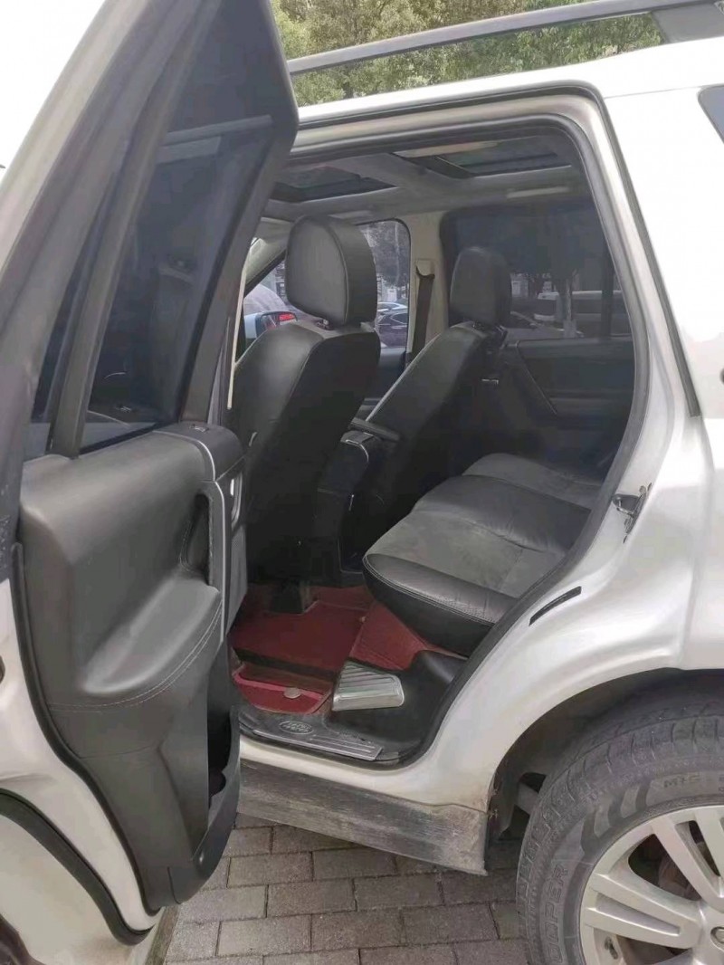 重庆12年路虎神行者5