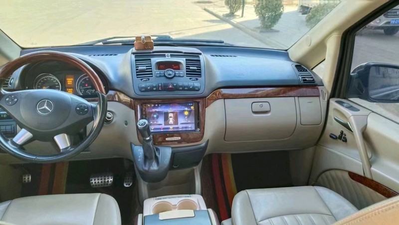 淄博15年奔驰唯雅诺7