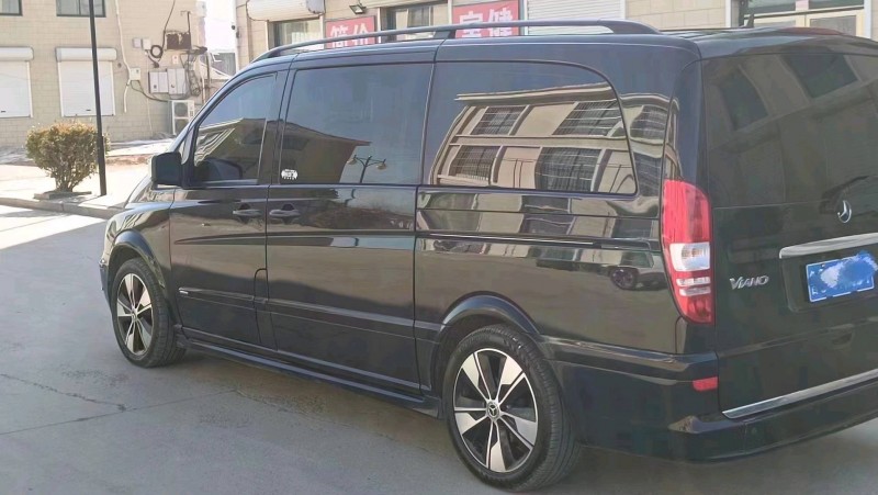 淄博15年奔驰唯雅诺8