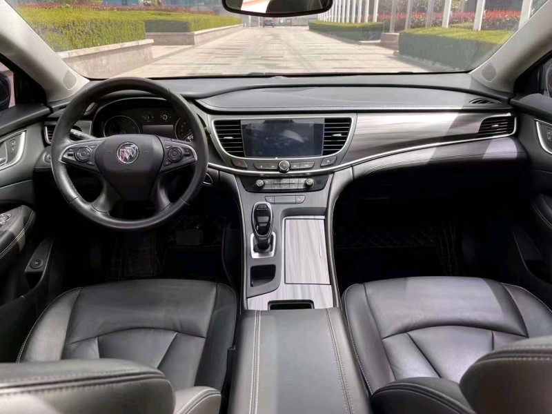 青岛20年别克君越4