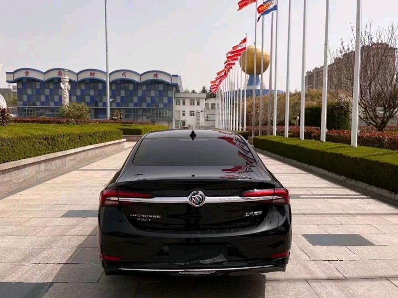 青岛20年别克君越5