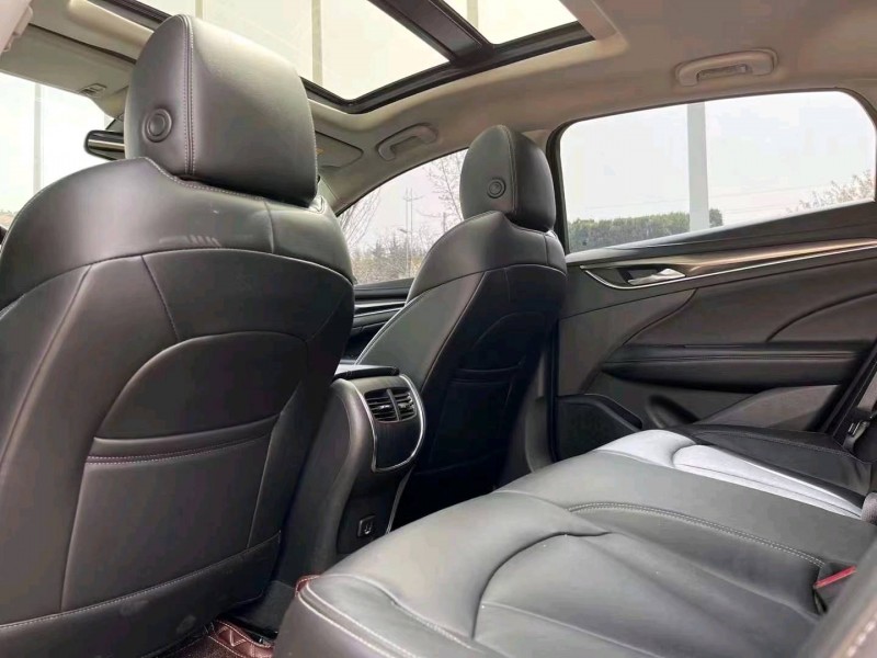 青岛20年别克君越7