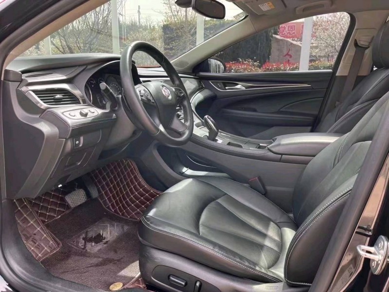 青岛20年别克君越9