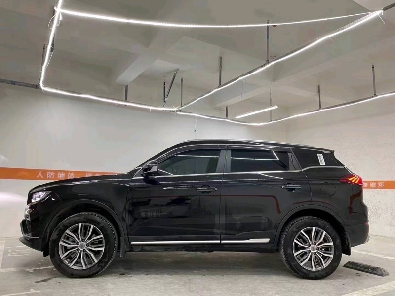 成都21年吉利博越3