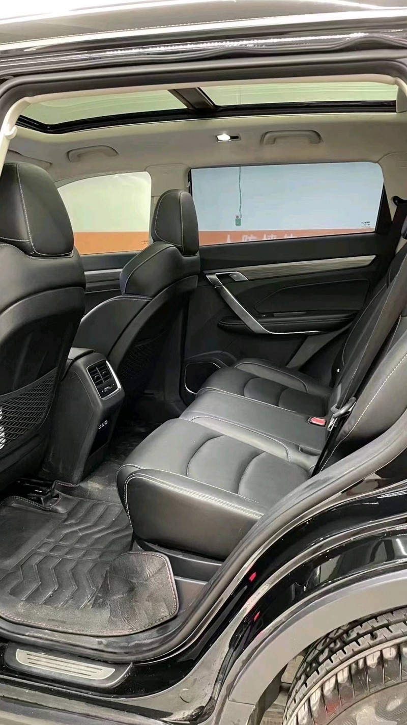 成都21年吉利博越7