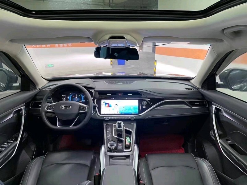 成都21年吉利博越9