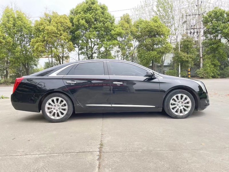 襄陽17年凱迪拉克XTS3