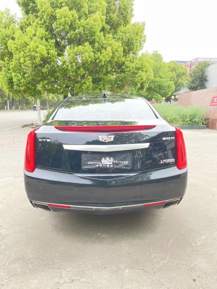 襄陽17年凱迪拉克XTS8
