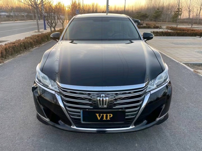 廊坊17年丰田皇冠1