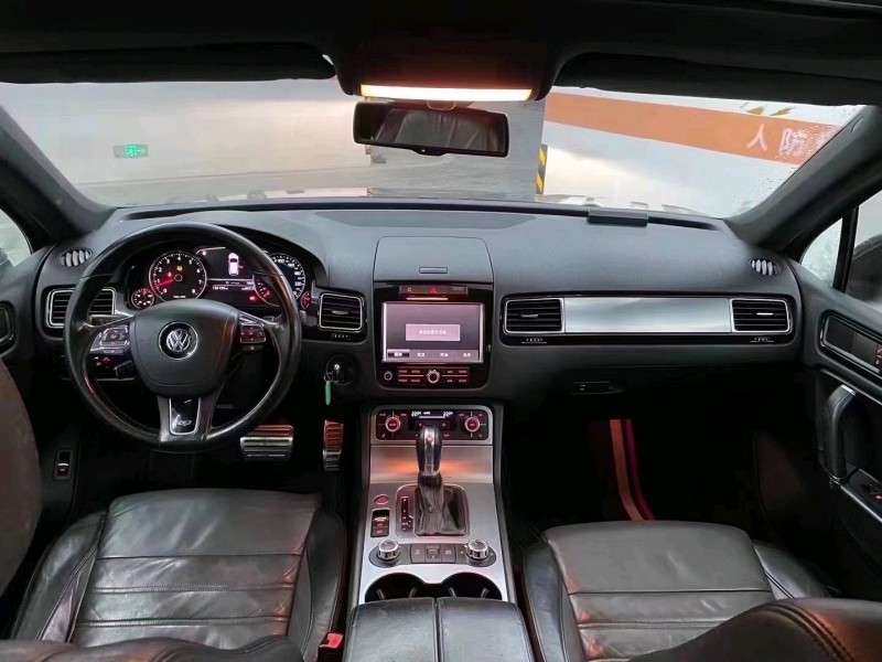 成都14年大众途锐9