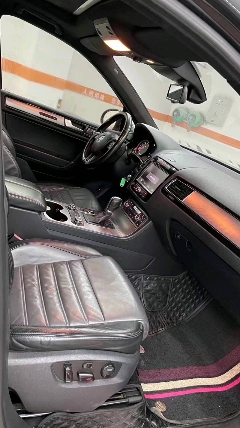 成都14年大众途锐8