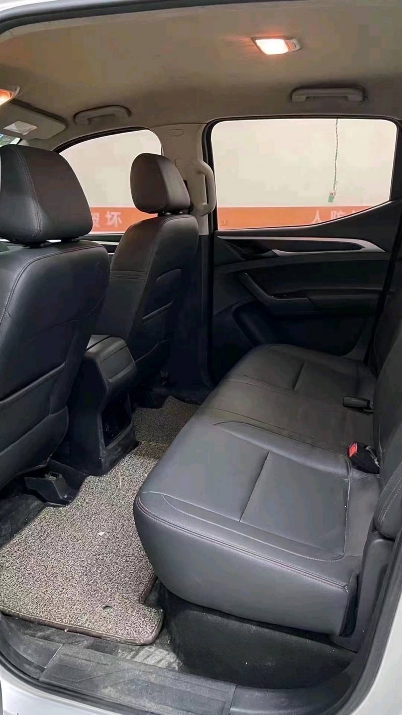 成都17年大通T608