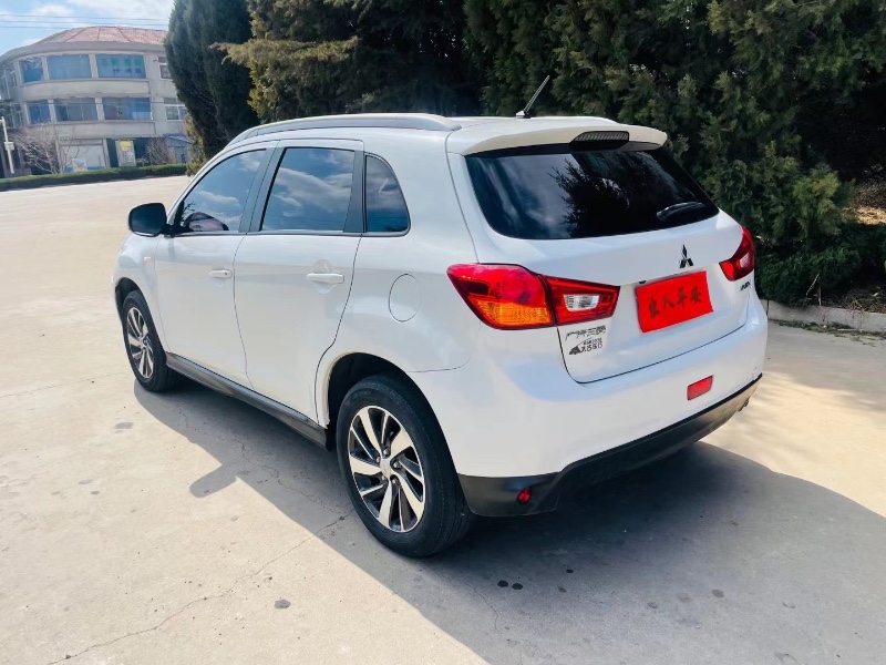 烟台17年三菱劲炫2