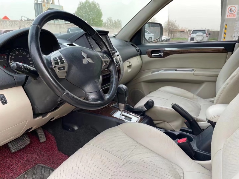 潍坊17年三菱帕杰罗8