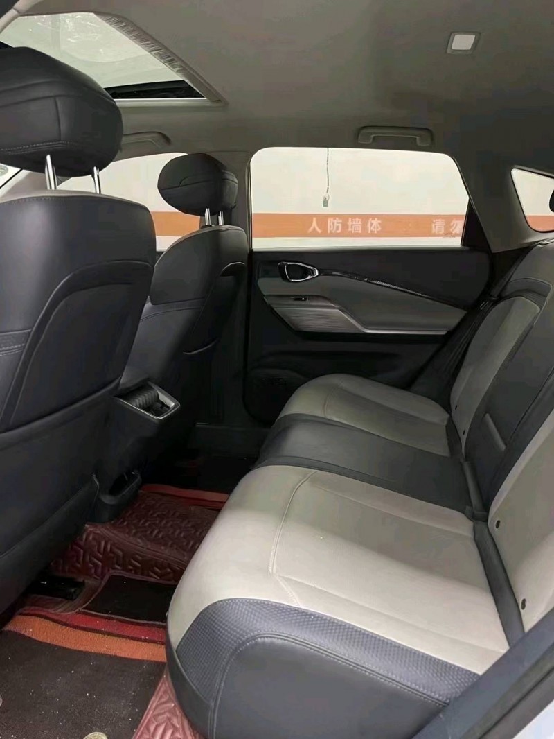 成都20年宝骏RC57