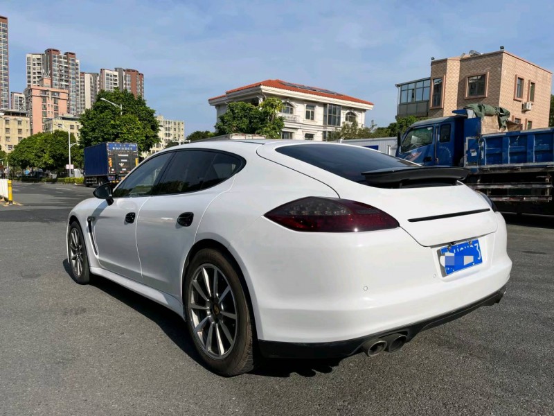 广州11年保时捷帕拉梅拉5