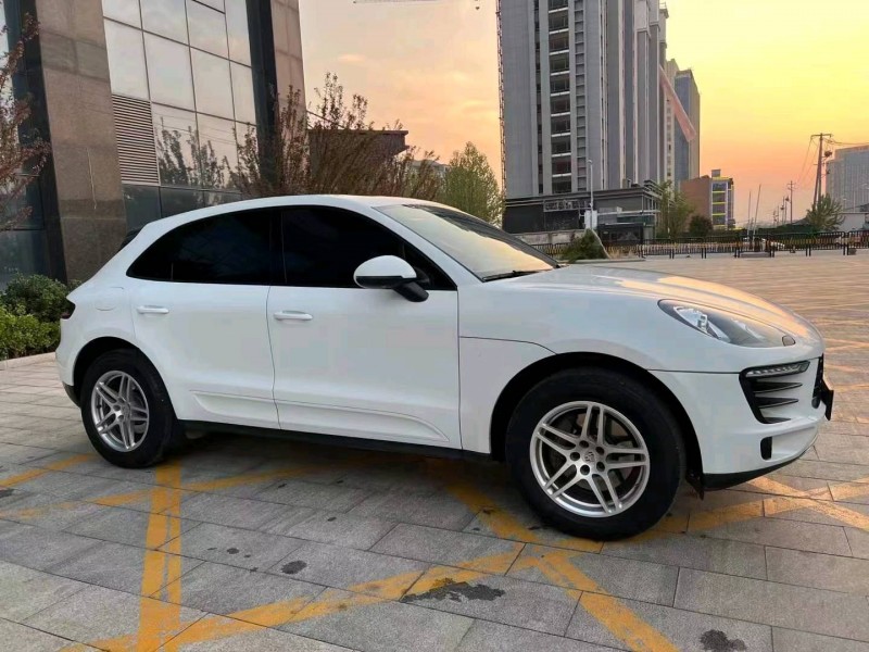 淄博17年保时捷Macan3