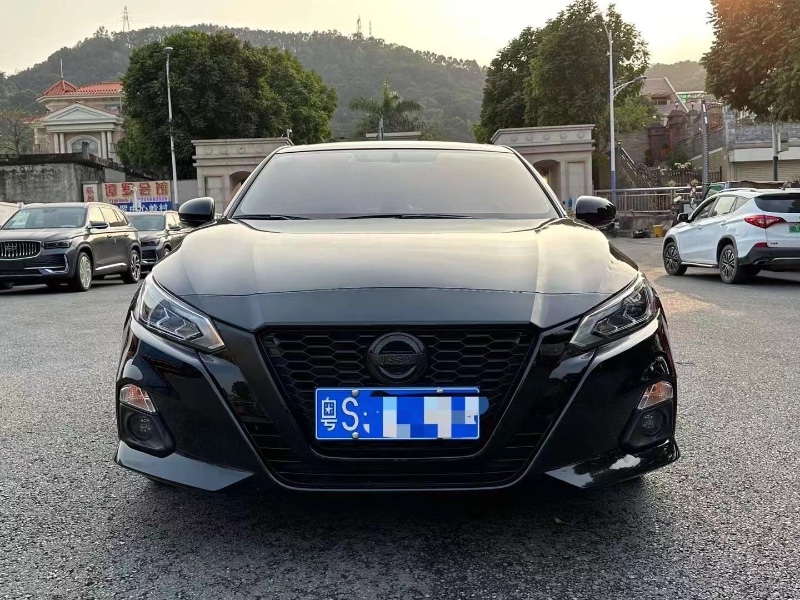 深圳20年日產天籟1