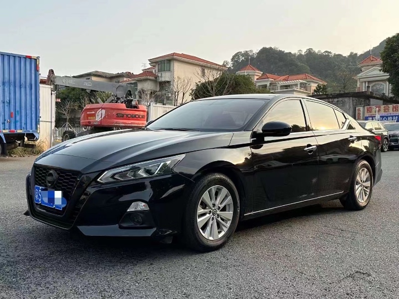 深圳20年日產天籟5