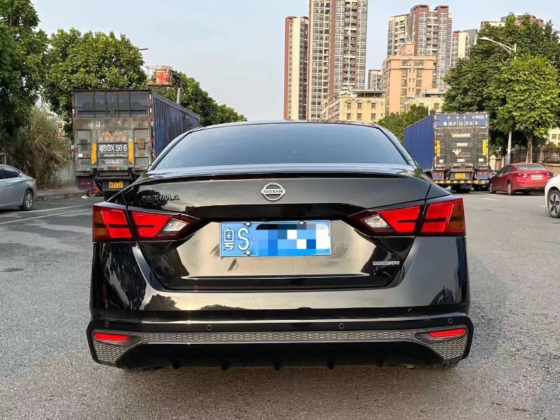 深圳20年日產天籟7