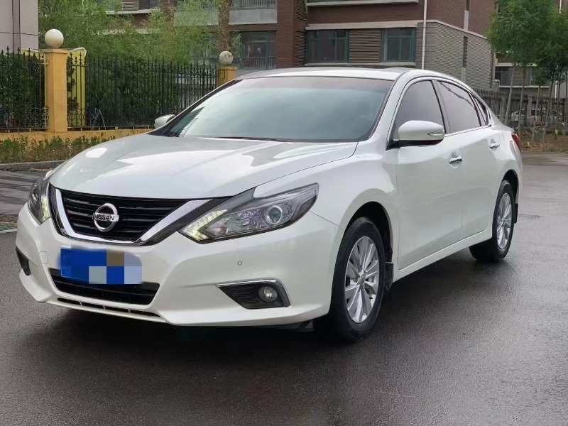 盐城18年日产天籁4