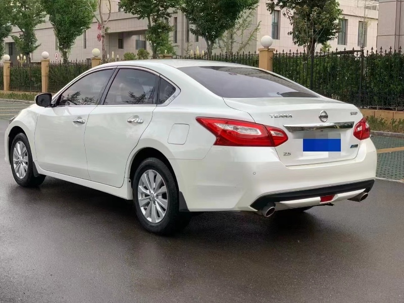 盐城18年日产天籁3