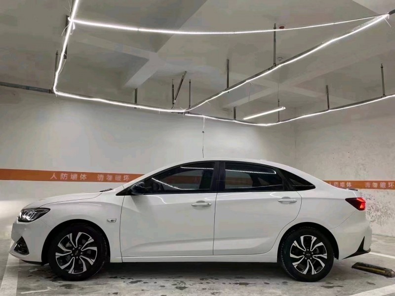 成都20年雪佛兰科鲁泽3