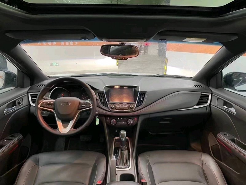 成都20年雪佛兰科鲁泽8