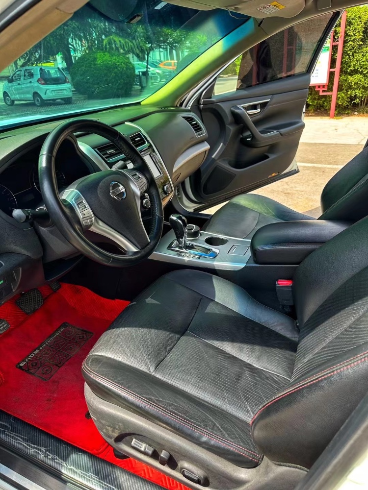 青岛17年日产天籁9