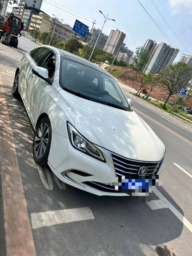 重庆18年长安汽车睿驰CC2