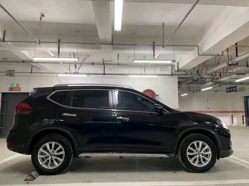 成都21年日产奇骏3