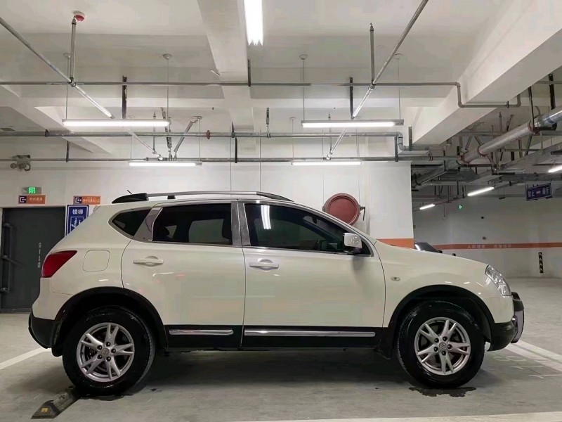 成都14年日产逍客5